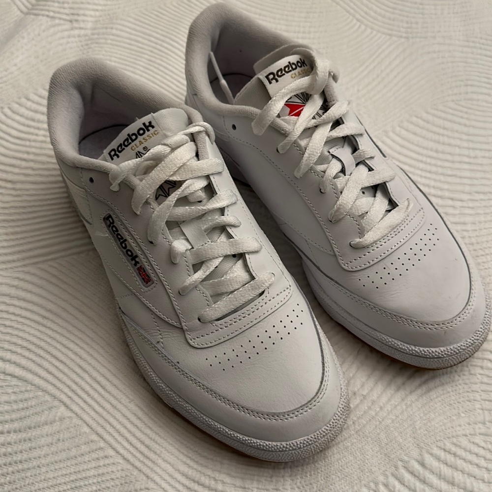 Reebok sneakers classic style MEN’s SIZE 8.0 in white